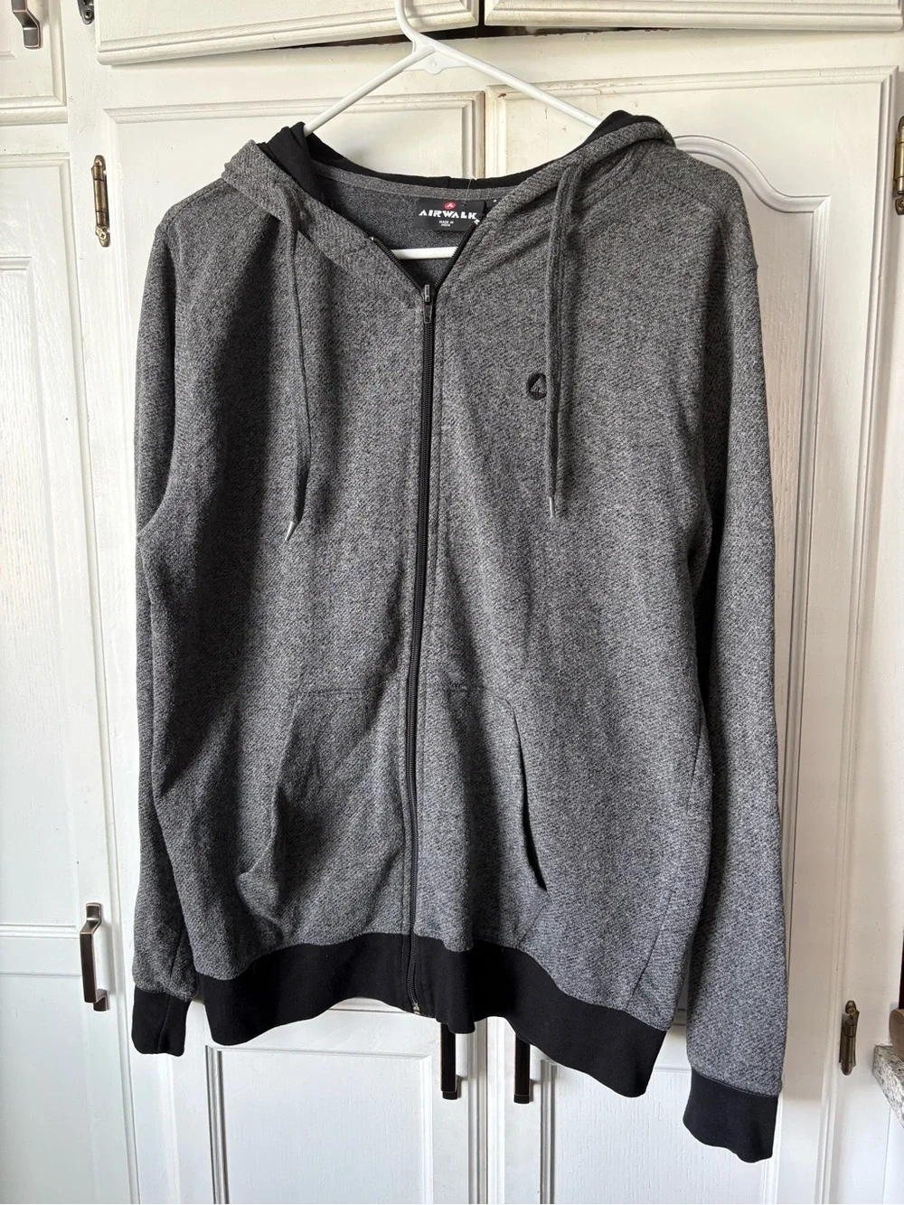 Airwalk Men's Charcoal Gray Zip-Up Hoodie Sweater